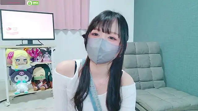 -M Hinano  online show from June 19, 1:15 pm