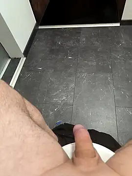 Snapshot of Andy7430 chatting on January 5, 9:37 am Andy7430 online show from January 5, 9:37 am