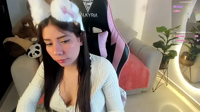 Snapshot of eval_lee18 chatting on February 27, 9:00 am eval lee18 online show from February 27, 9:00 am