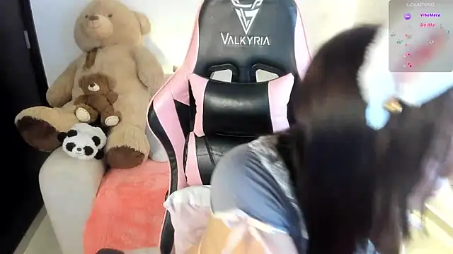 Snapshot of eval_lee18 chatting on February 28, 8:09 am eval lee18 online show from February 28, 8:09 am