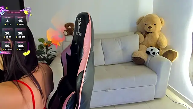 Snapshot of eval_lee18 chatting on October 3, 3:25 am eval lee18 online show from October 3, 3:25 am