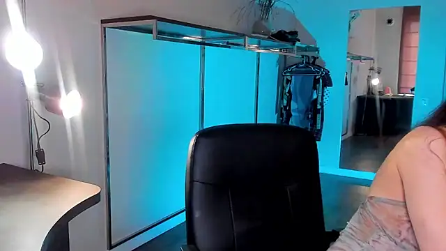 Mila Anders online show from March 27, 5:57 am