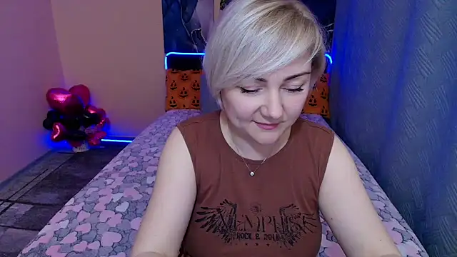 BlondPearl online show from November 1, 8:33 pm