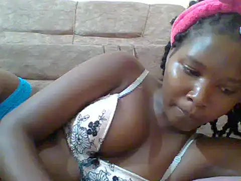 Snapshot of sexyjanett chatting on February 14, 5:14 pm sexyjanett online show from February 14, 5:14 pm