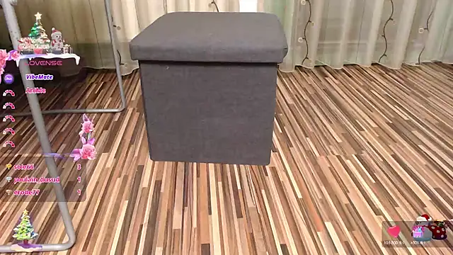 lovingfeetheels online show from December 17, 8:56 am