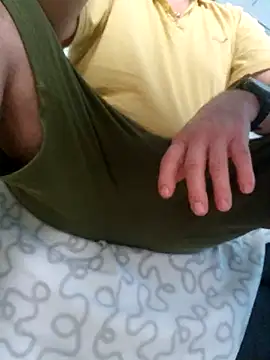 Snapshot of Arkadjusz chatting on February 20, 2:13 pm Arkadjusz online show from February 20, 2:13 pm