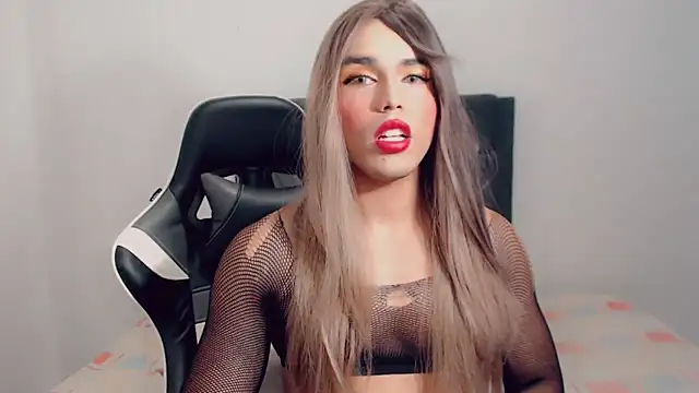 Snapshot of BIGCOCKMIA chatting on December 5, 8:00 pm BIGCOCKMIA online show from December 5, 8:00 pm