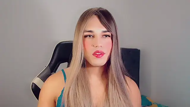 Snapshot of BIGCOCKMIA chatting on October 13, 4:51 pm BIGCOCKMIA online show from October 13, 4:51 pm