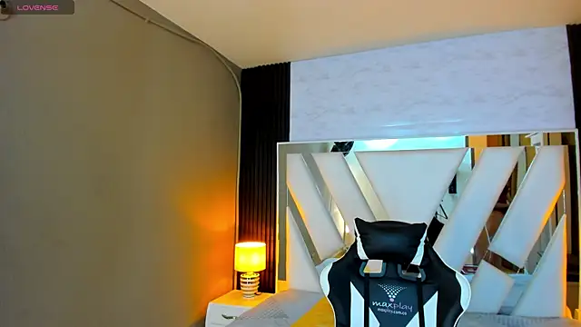 Linda4Petite online show from September 28, 1:27 pm