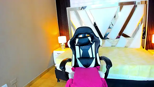 Linda4Petite online show from November 22, 6:18 pm