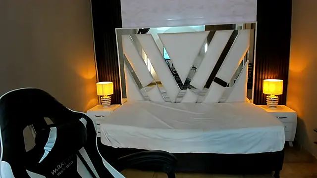 Linda4Petite online show from January 11, 1:38 pm