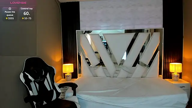 Linda4Petite online show from March 14, 6:13 pm