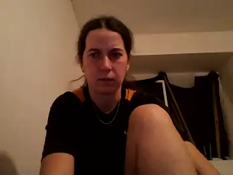 Snapshot of Tamilashaa chatting on February 21, 5:20 pm Tamilashaa online show from February 21, 5:20 pm