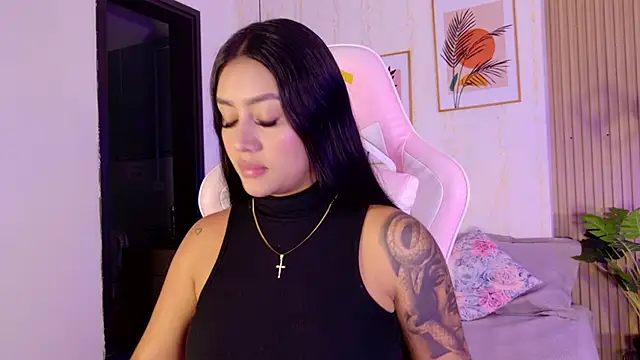 CameronCollins  online show from February 11, 7:41 pm