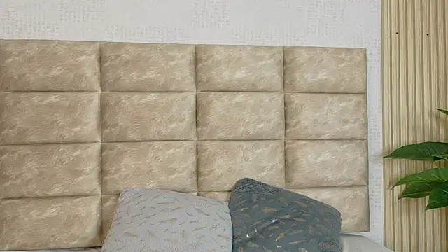 CameronCollins  online show from April 17, 7:39 pm