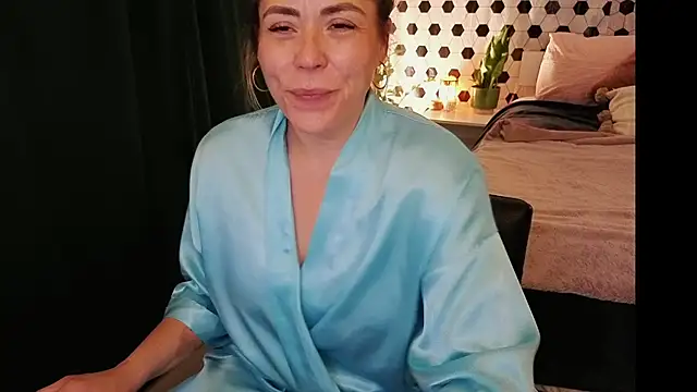 Snapshot of Ellie-L-Elizabeth chatting on July 11, 4:04 am Ellie-L-Elizabeth online show from July 11, 4:04 am