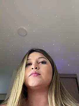 lunablossom  online show from March 15, 8:10 pm