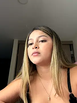 lunablossom  online show from September 16, 12:55 am