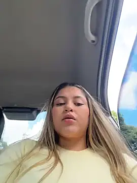 lunablossom  online show from March 22, 7:39 pm