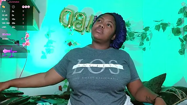 Snapshot of niawk_ chatting on April 10, 4:23 pm niawk online show from April 10, 4:23 pm