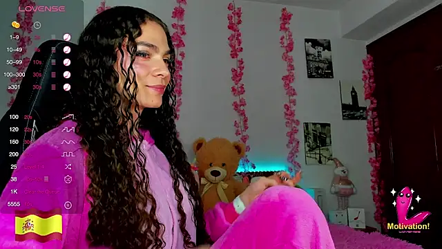 Snapshot of gabrielatafur_ chatting on December 14, 1:17 am gabrielatafur  online show from December 14, 1:17 am