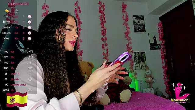 Snapshot of gabrielatafur_ chatting on January 14, 8:41 am gabrielatafur  online show from January 14, 8:41 am
