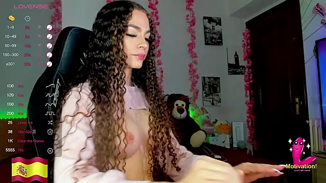 Snapshot of gabrielatafur_ chatting on March 18, 4:37 am gabrielatafur  online show from March 18, 4:37 am