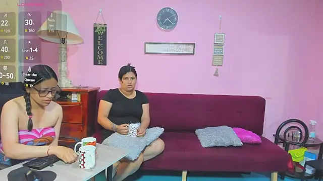 lesbiancuple online show from September 22, 12:18 pm