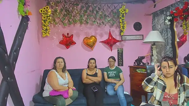 lesbiancuple online show from March 17, 11:57 am