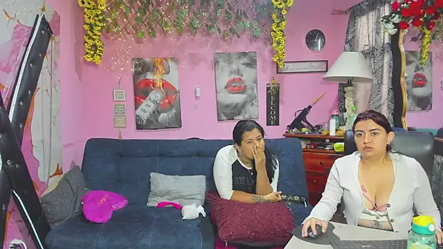 Snapshot of lesbiancuple chatting on April 28, 12:10 pm lesbiancuple online show from April 28, 12:10 pm