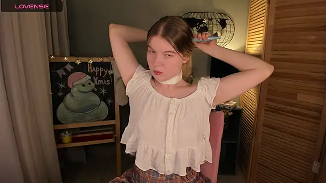 ohmyJuliet online show from December 6, 2:13 am