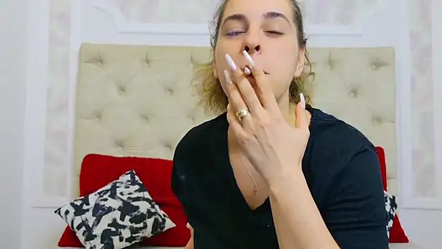 KarinaNoir online show from February 28, 5:15 am