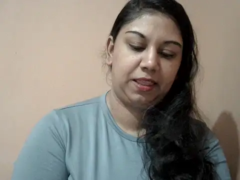 Snapshot of bellachow10 chatting on June 29, 7:25 am bellachow10 online show from June 29, 7:25 am
