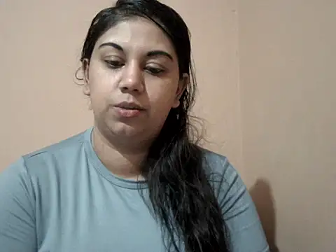 Snapshot of bellachow10 chatting on July 15, 8:19 am bellachow10 online show from July 15, 8:19 am