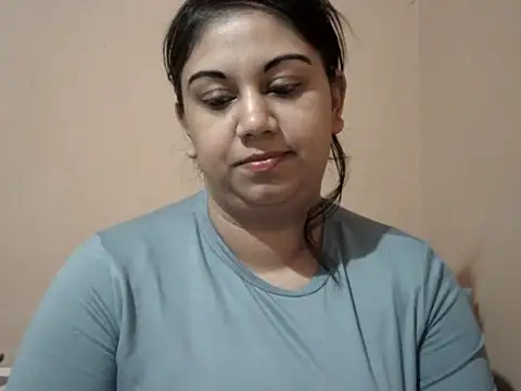 Snapshot of bellachow10 chatting on July 24, 7:45 pm bellachow10 online show from July 24, 7:45 pm