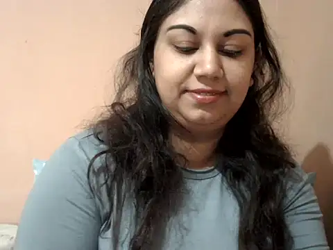 Snapshot of bellachow10 chatting on July 31, 6:13 am bellachow10 online show from July 31, 6:13 am