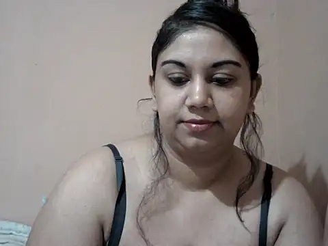 Snapshot of bellachow10 chatting on August 1, 9:30 am bellachow10 online show from August 1, 9:30 am