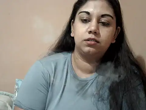 Snapshot of bellachow10 chatting on August 1, 9:35 pm bellachow10 online show from August 1, 9:35 pm