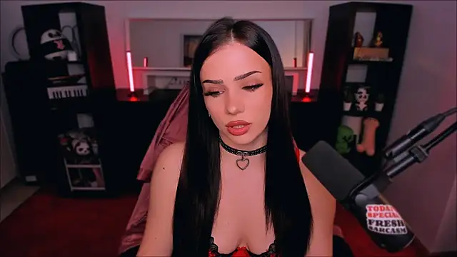 Snapshot of SofiRusselle chatting on February 9, 7:40 pm SofiRusselle online show from February 9, 7:40 pm