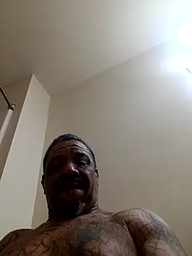 yellowwetfox online show from April 12, 7:52 pm