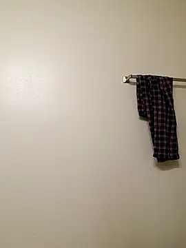 yellowwetfox online show from April 13, 12:43 pm