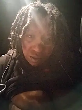 markquanna online show from December 5, 8:12 am