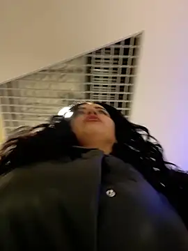 CrazzyChicks online show from November 3, 8:15 am