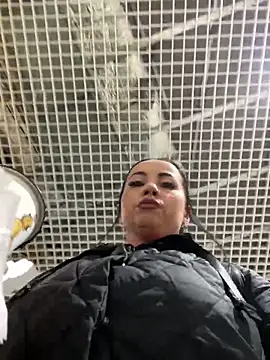 CrazzyChicks online show from May 16, 5:26 am