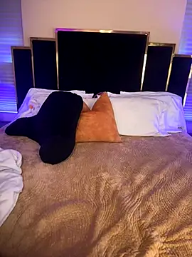 KarissaChantelle online show from November 23, 6:30 pm