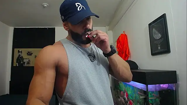 romeolovedark online show from February 7, 6:24 am