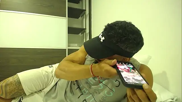 romeolovedark online show from March 13, 3:44 am