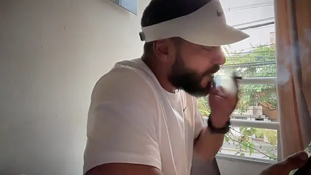 romeolovedark online show from January 6, 8:45 pm