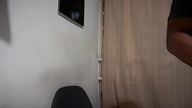 romeolovedark online show from April 2, 9:29 am