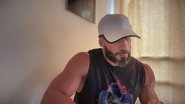 Snapshot of romeolovedark chatting on June 7, 5:49 pm romeolovedark online show from June 7, 5:49 pm